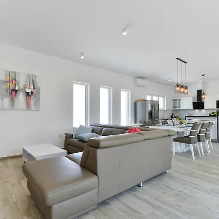 Manuela With Heated Pool 400 Meters From The Sea - By Ta Leut Agency Vila