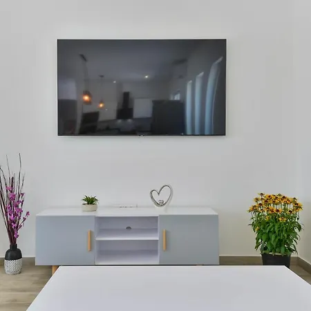 Vila Manuela With Heated Pool 400 Meters From The Sea - By Ta Leut Agency Vrsi