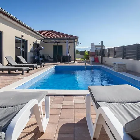 Manuela With Heated Pool 400 Meters From The Sea - By Ta Leut Agency Vrsi