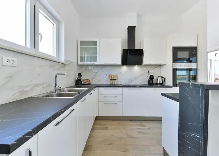 Villa Manuela With Heated Pool 400 Meters From The Sea - By Ta Leut Agency *