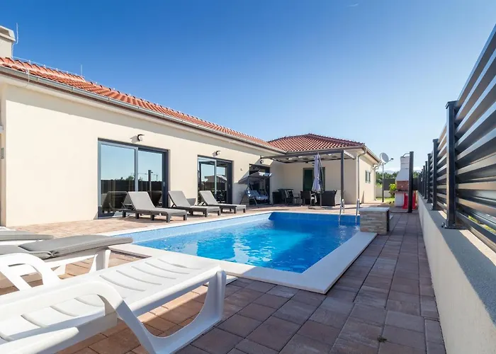 Manuela With Heated Pool 400 Meters From The Sea - By Ta Leut Agency * Vrsi