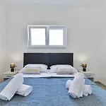 Βίλα Manuela With Heated Pool 400 Meters From The Sea - By Ta Leut Agency