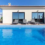 Manuela With Heated Pool 400 Meters From The Sea - By Ta Leut Agency Βίλα Vrsi