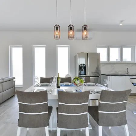 Villa Manuela With Heated Pool 400 Meters From The Sea - By Ta Leut Agency *