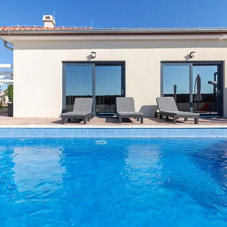 Manuela With Heated Pool 400 Meters From The Sea - By Ta Leut Agency Villa Vrsi